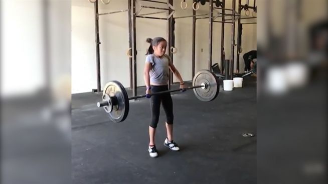 Auf Olympia-Niveau: Zwölfjährige stemmt Gewichte